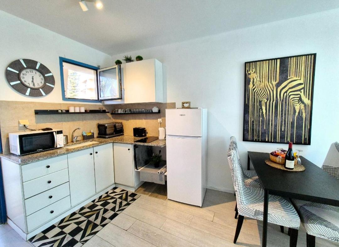 Sea View Suites - דירות נופש עם מקלט - Housity