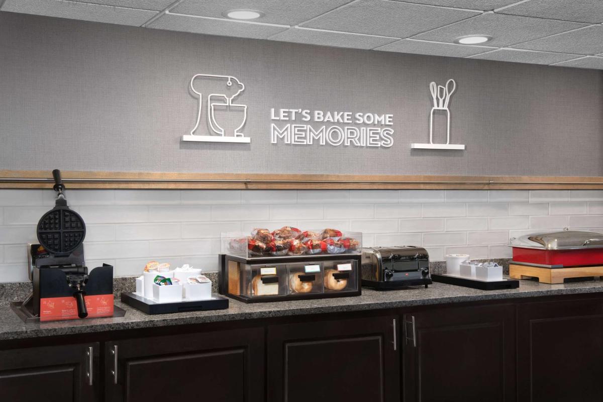 Hampton Inn Russellville - Housity