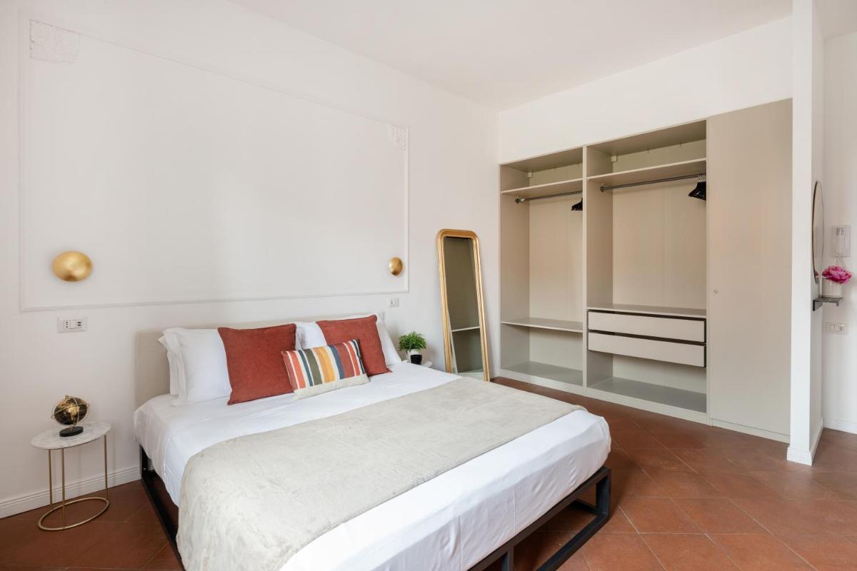 White Flat Termini - Housity
