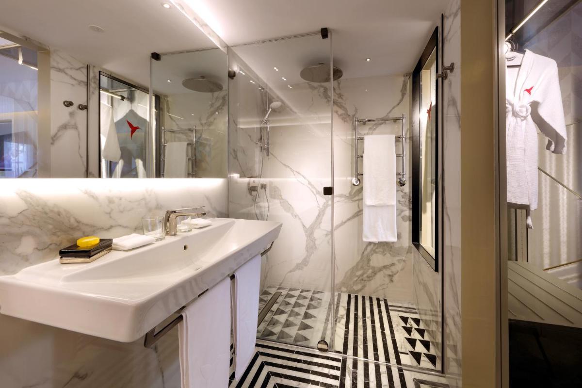 Un baño de Ushuaïa Ibiza Beach Hotel - Adults Only - Club Entrance Included