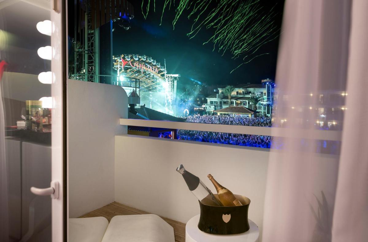 Imagen de la galería de Ushuaïa Ibiza Beach Hotel - Adults Only - Club Entrance Included, en Playa d'en Bossa