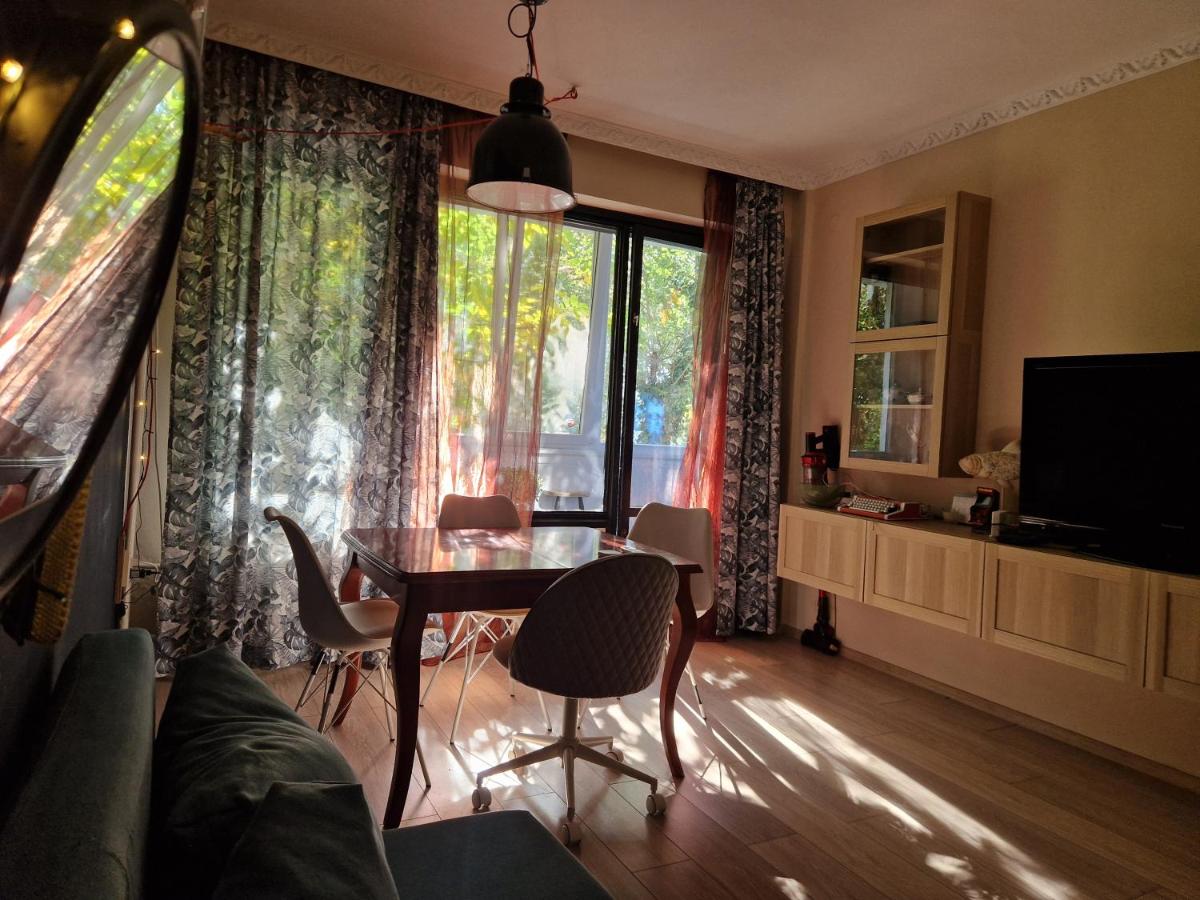 Homey art apartment next to Drujba lake Metro stations and bul.Tsarigradsko Shose - Housity
