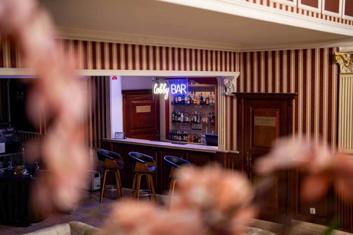 Jasek Premium Hotel Wrocław - Housity