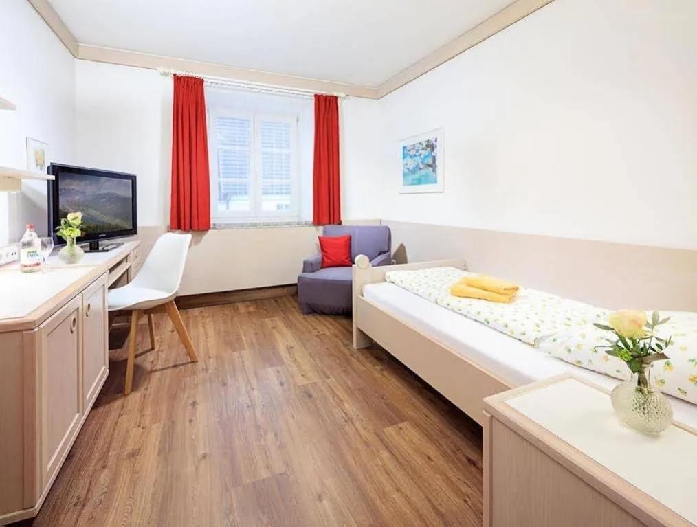 Hotel und Gasthof Zur Laute - Housity