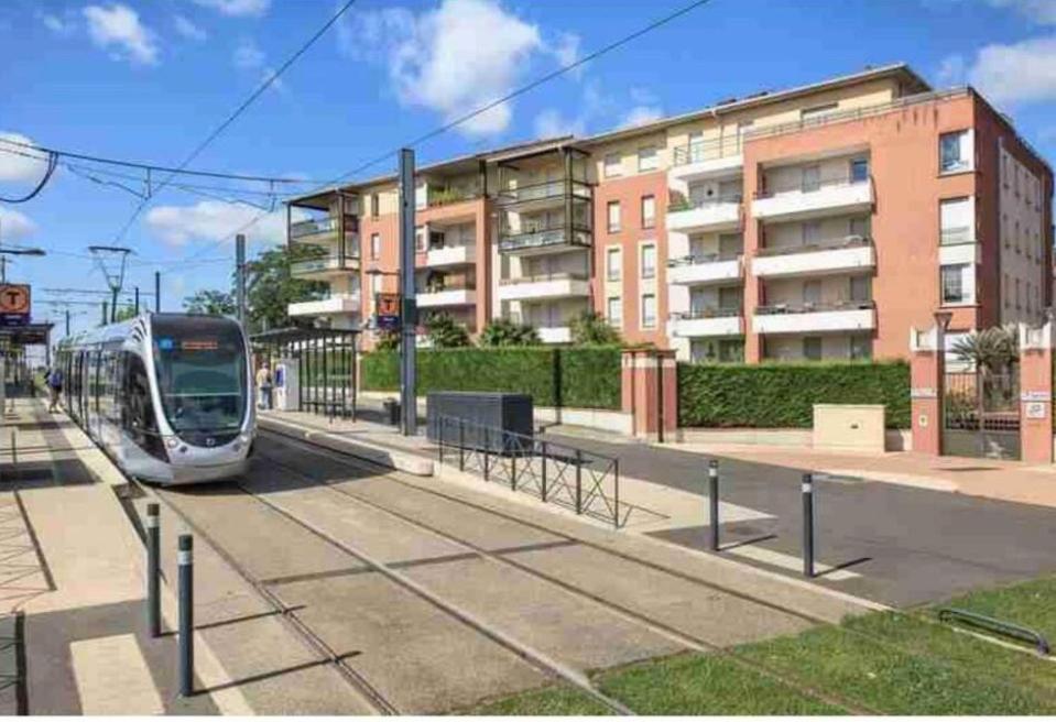 L Oasis studio proche hôpital et aéroport Piscine Parking &Netflix - Housity