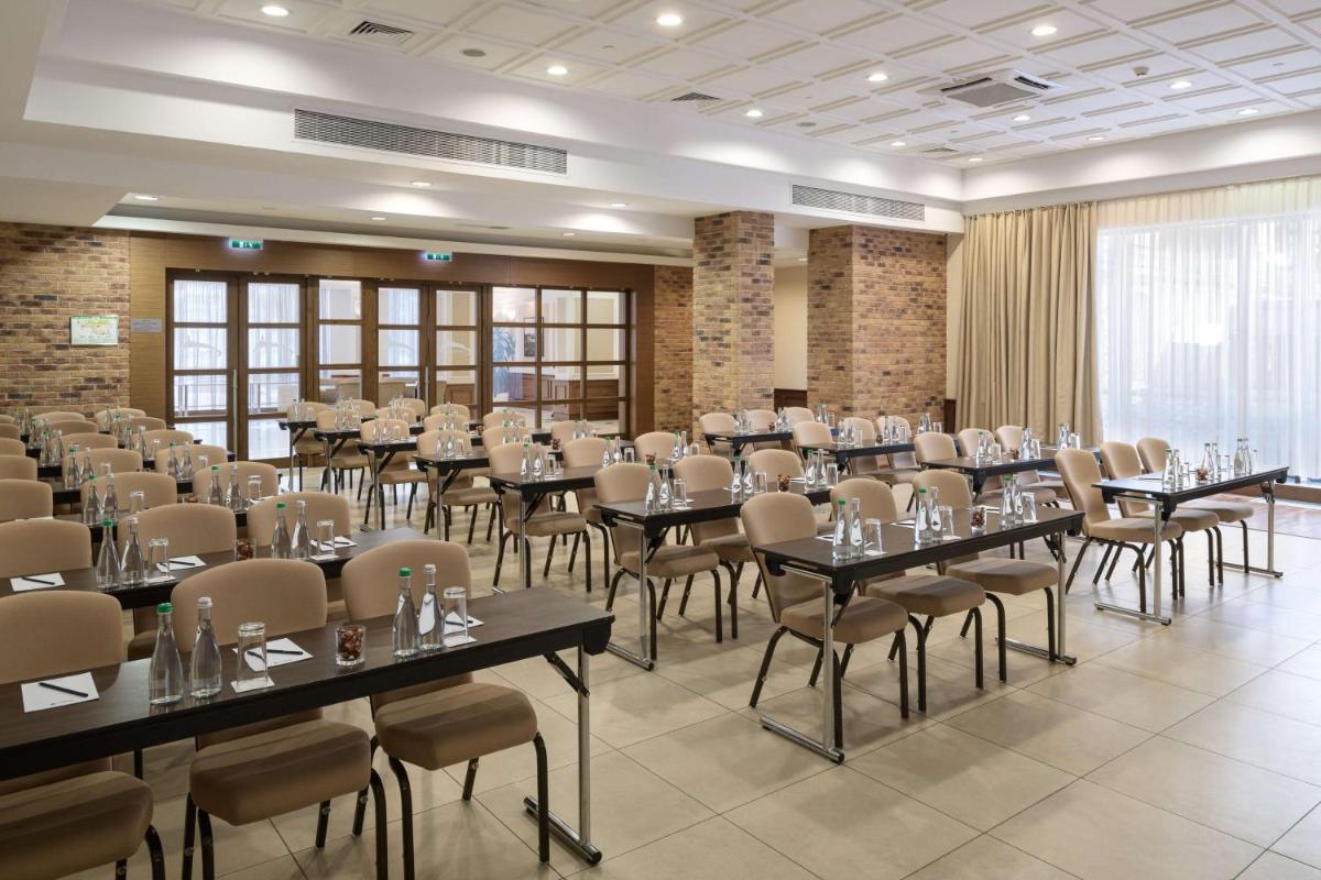 Radisson Blu Hotel, Kyiv Podil City Centre - Housity