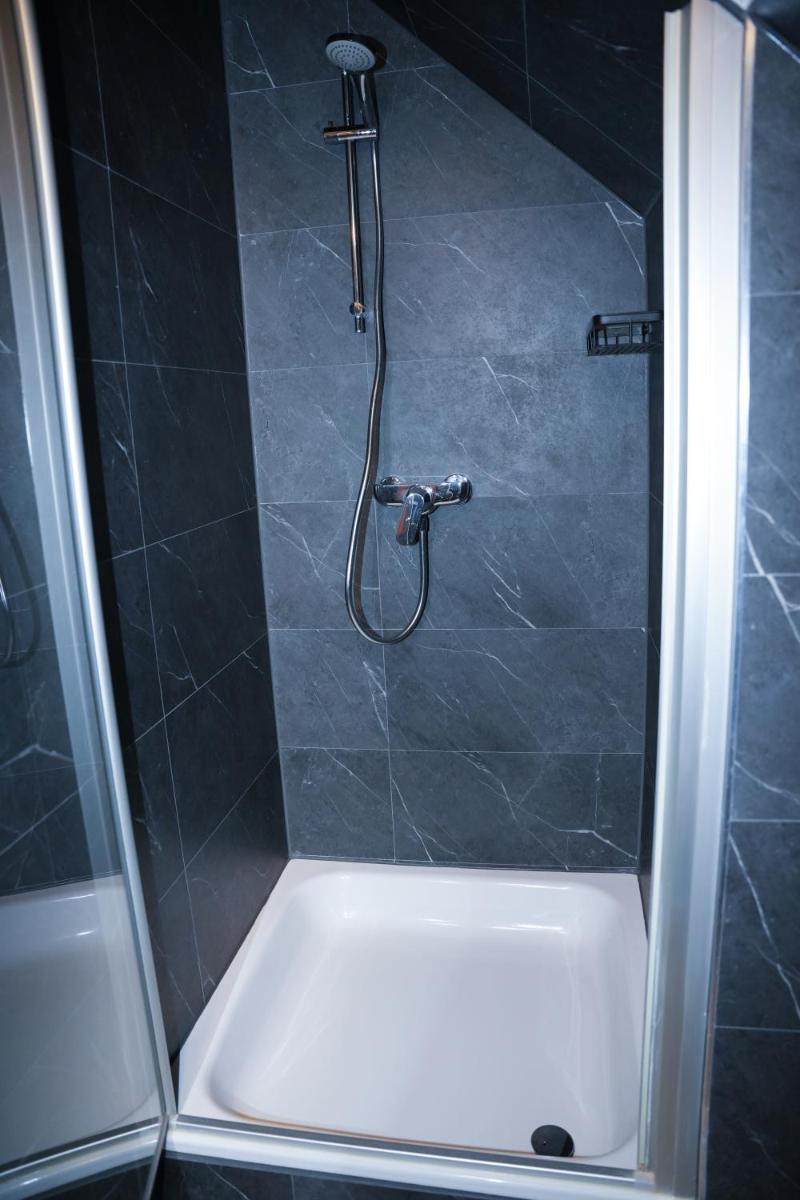 Angelis Pension Frankfurt Airport - Housity