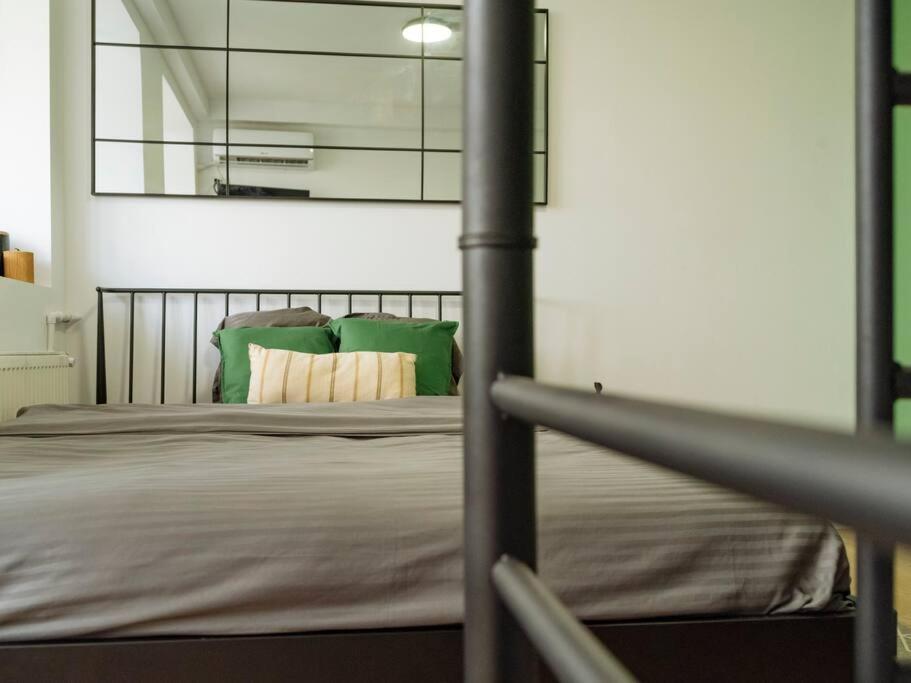 Eden - Sala Palatului - Housity