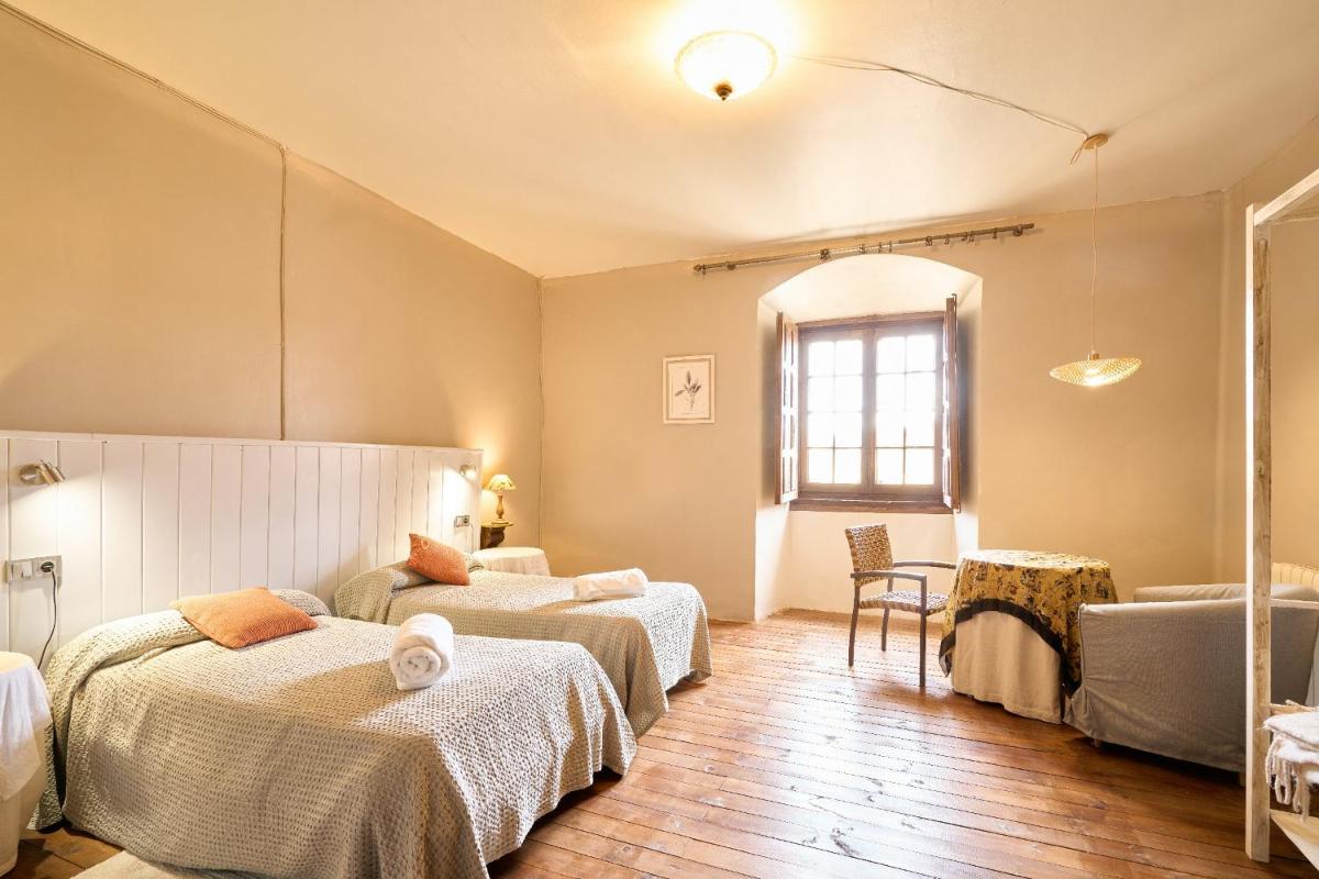 CASA RURAL PALACIO CONDE DE ALDANA con piscina entre encinares y dehesas - Housity