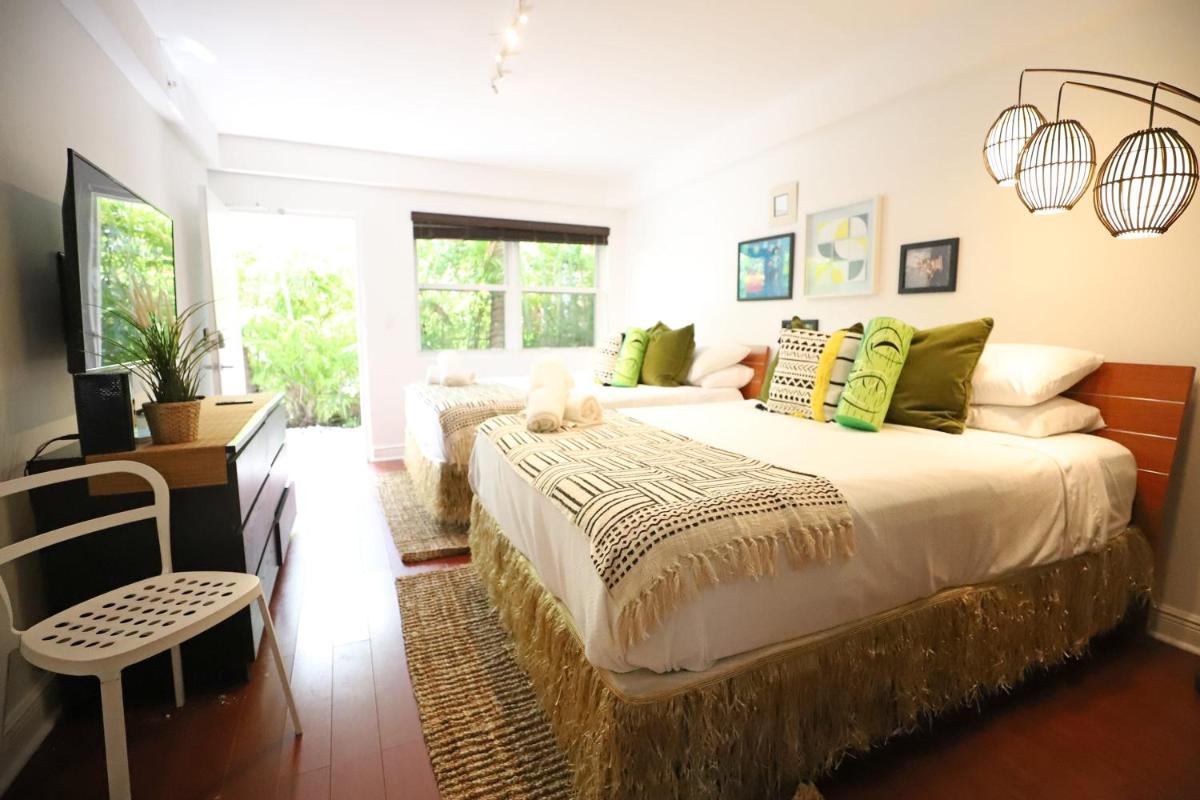 South Beach Steps to Ocean Drive with Free Parking - Housity
