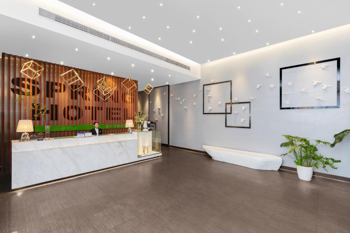 Spring Time Hotel - Housity