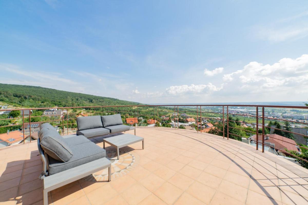 Raca Retreat - Housity