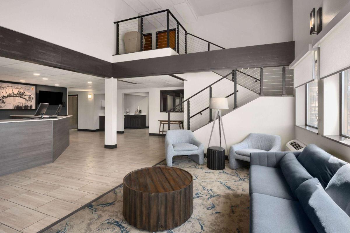 Super 8 by Wyndham Columbus - Housity