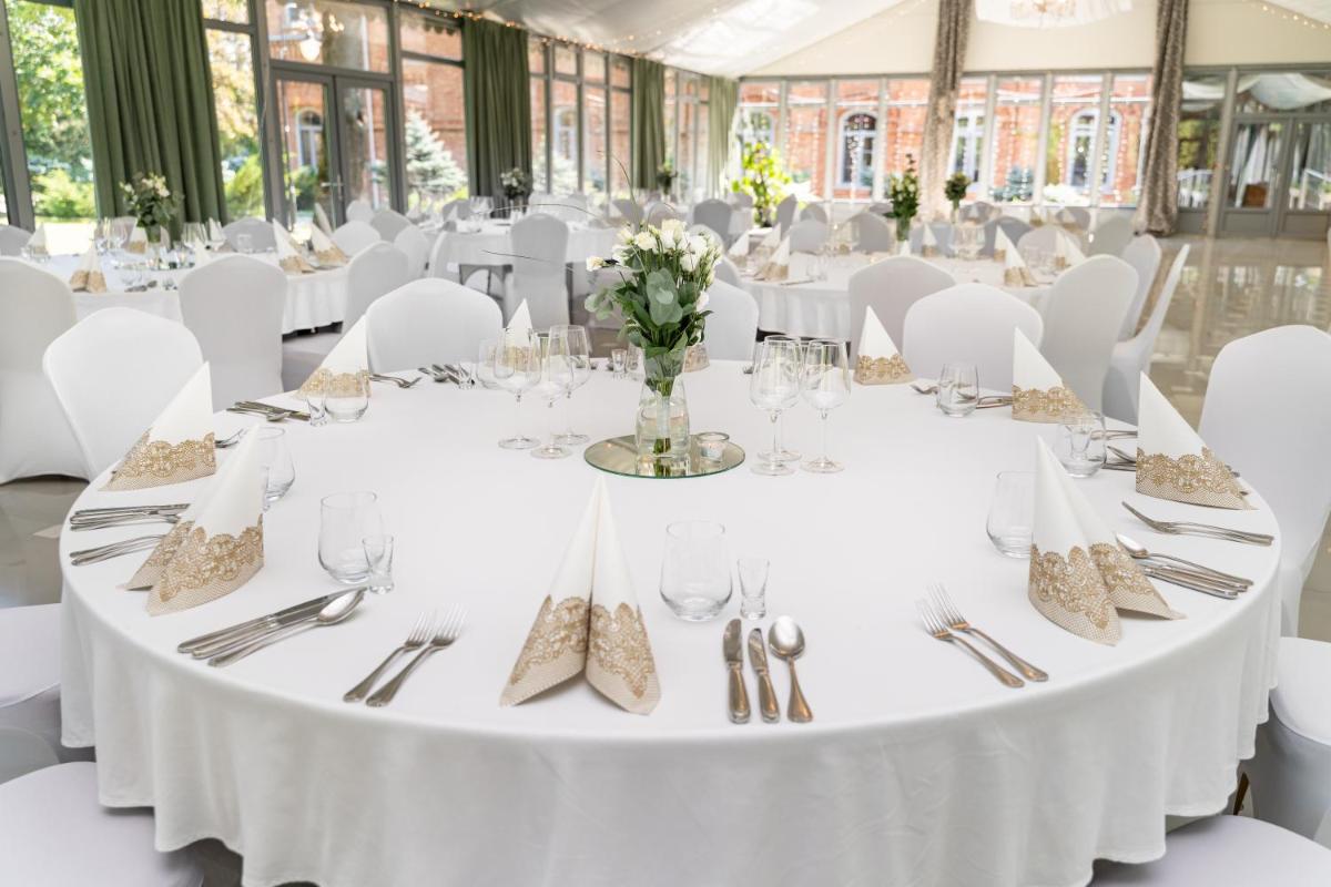 Royal Hotel Modlin - Housity