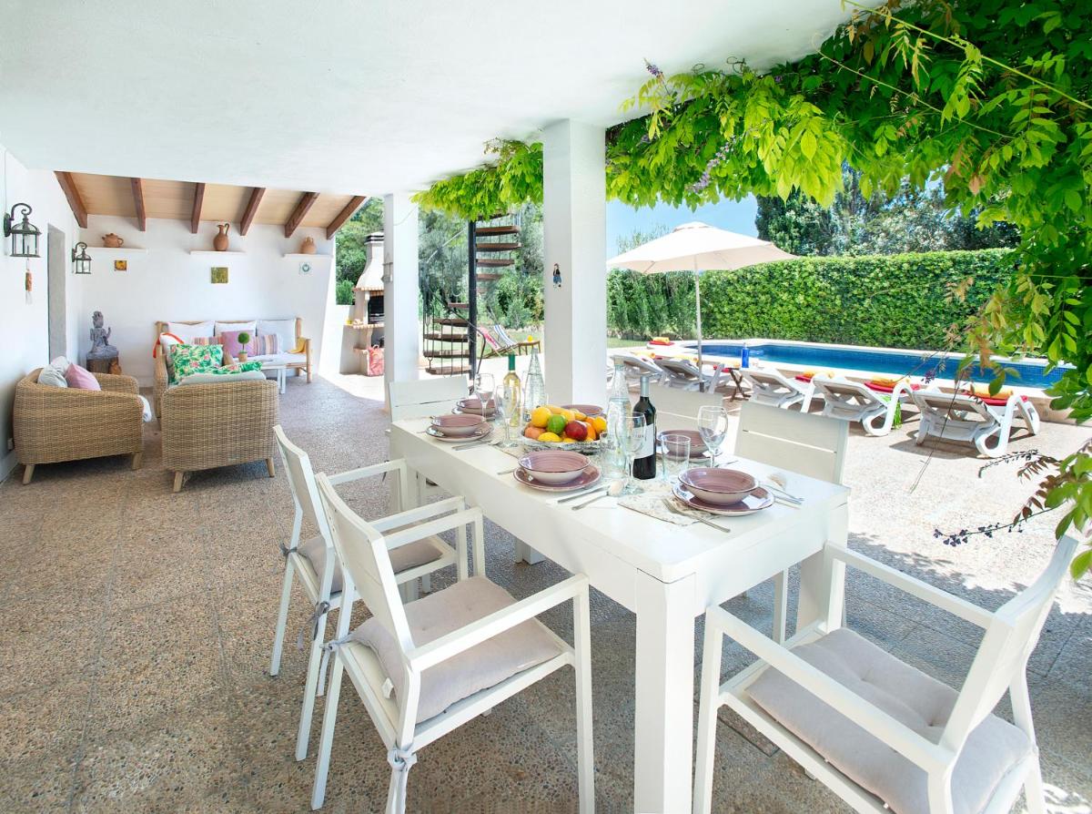 Owl Booking Villa Bocoris - 15 Min Walk to the Beach - Housity