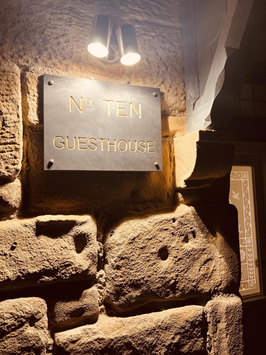 No. Ten Guesthouse - Housity