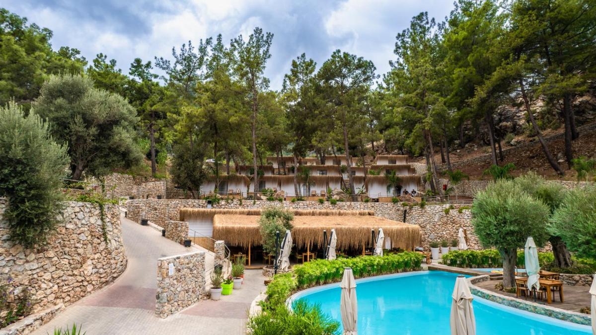 Z-Villas Beach Hotel - Housity