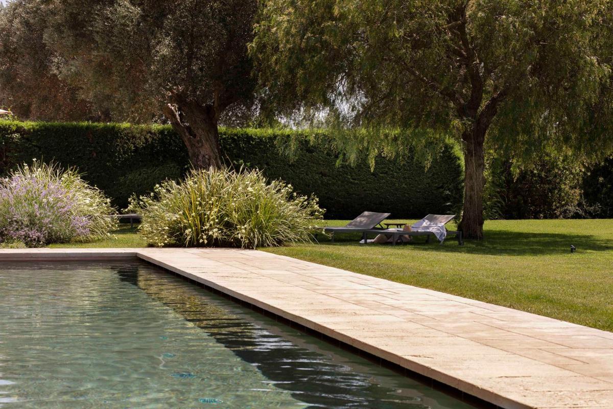 Jardín al aire libre en Hotel Peralada Wine Spa & Golf