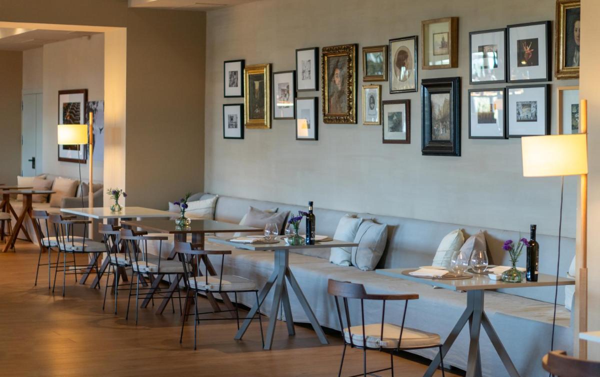 Un restaurante o sitio para comer en Hotel Peralada Wine Spa & Golf