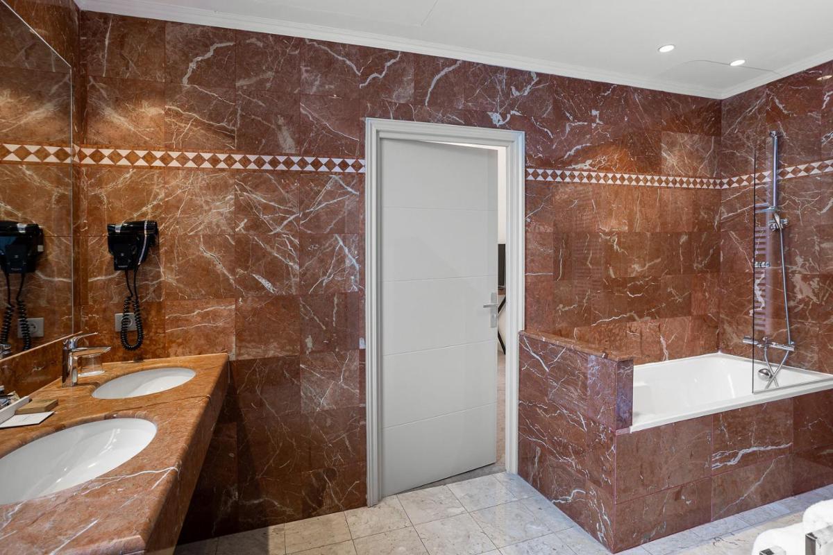 Salle de bains dans l'établissement Westminster Hotel & Spa Nice