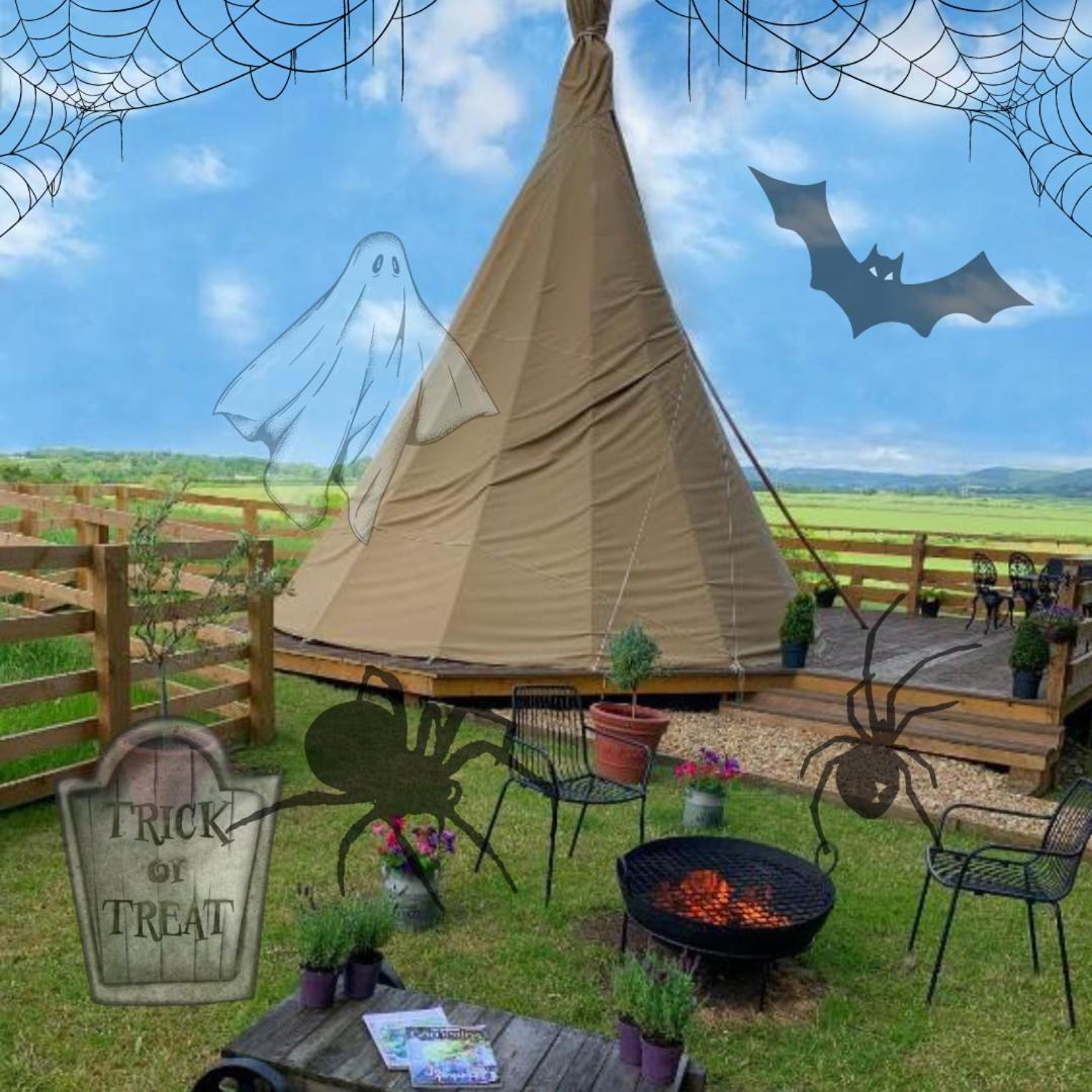 Burtree House & Retreats Tipi with Secluded Hot tub - Housity