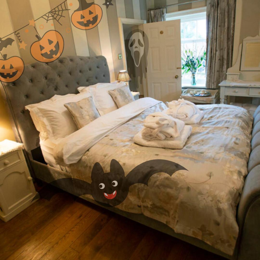 Burtree Country House Rooms with Secluded Hot Tubs - Housity