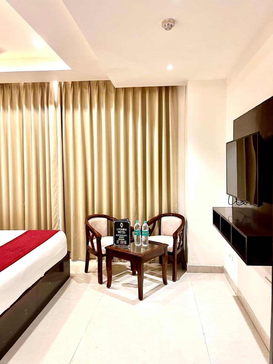 Hotel Lycoris Zirakpur Chandigarh !! Top Rated & Most Awarded Property in Tricity !! Main Highway Hotel - Housity