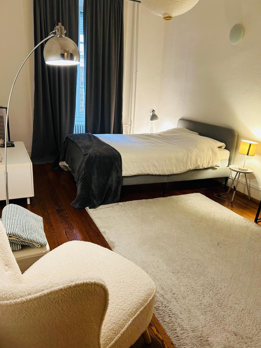 Grande chambre au bord du lac - Housity
