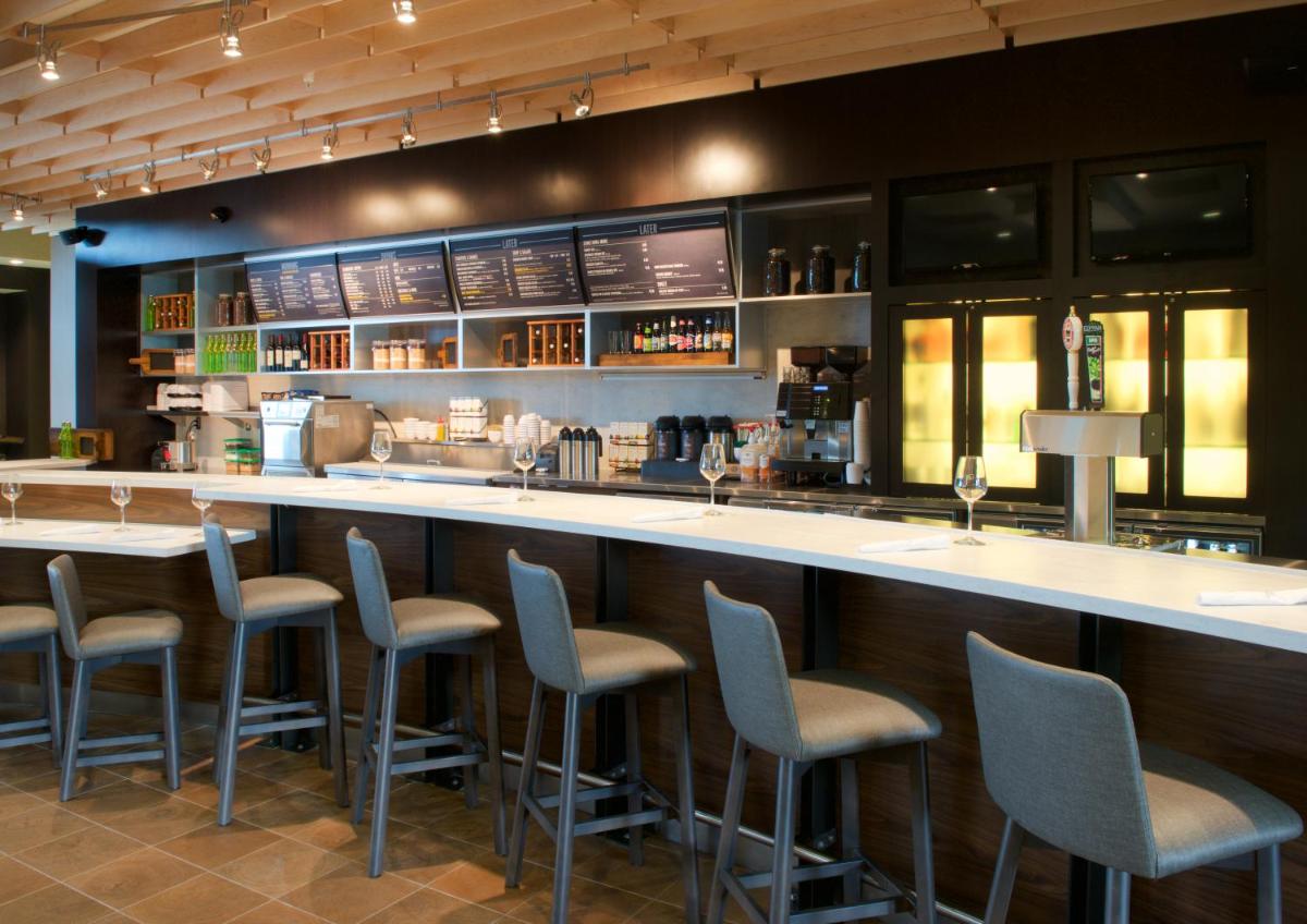 Courtyard by Marriott Seattle Everett Downtown - Housity