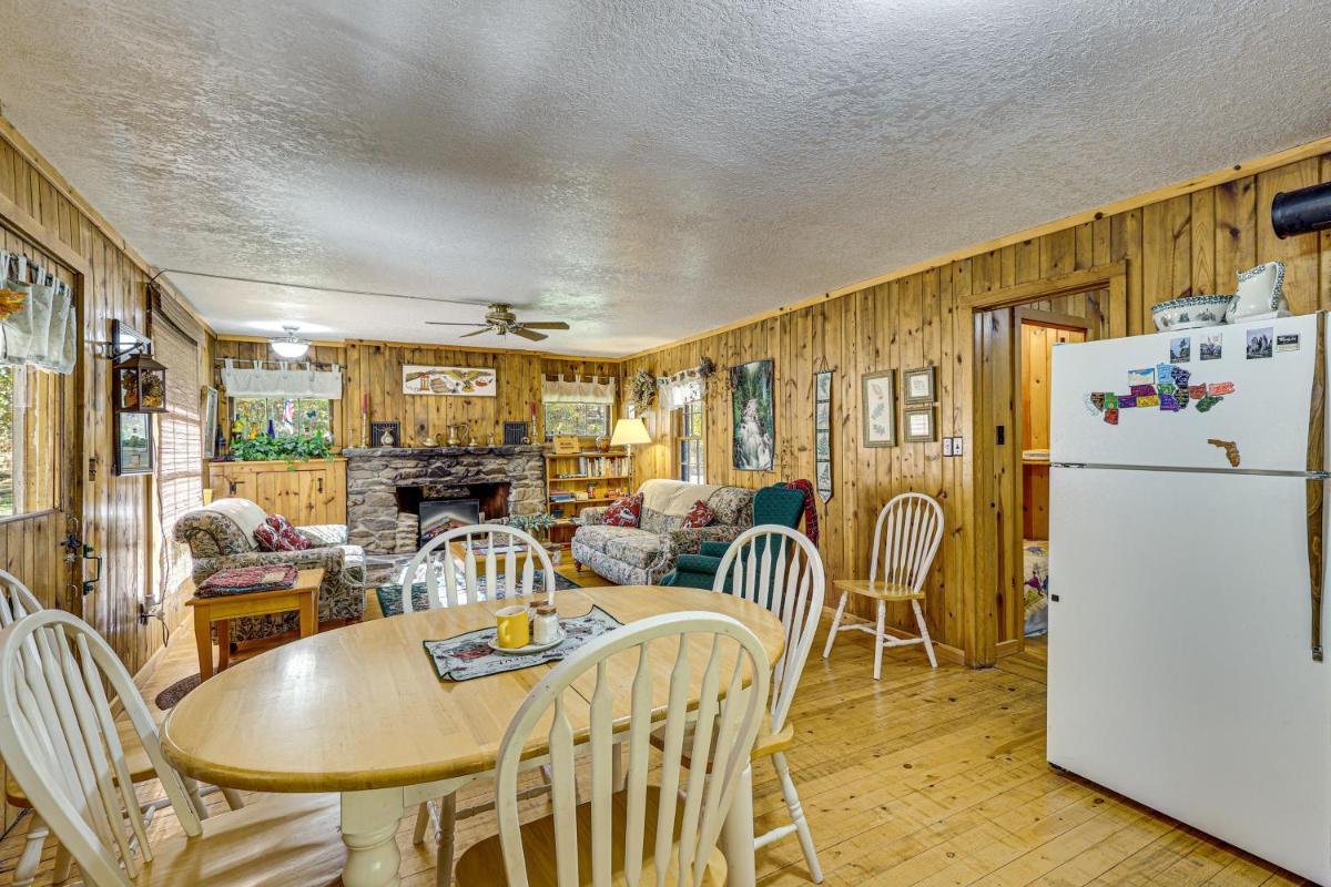 Historic Keystone Cabin Near Mount Rushmore! - Housity