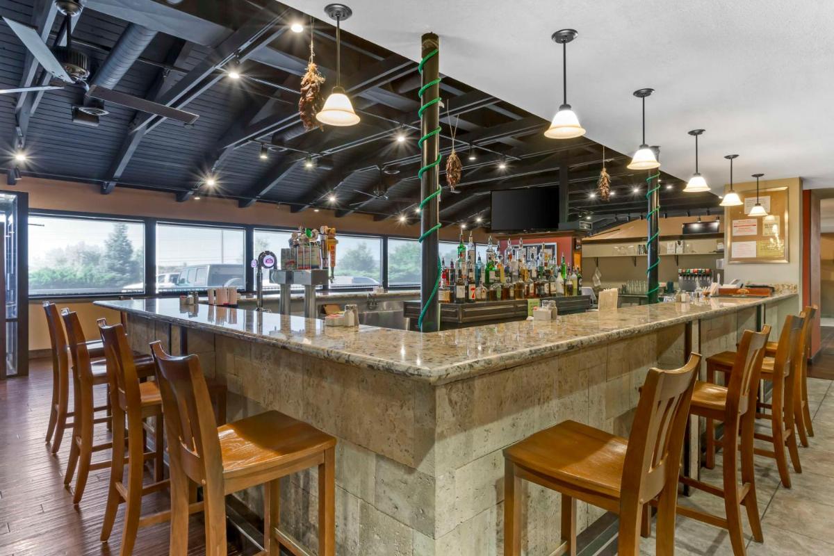 Best Western Plus Raton Hotel - Housity
