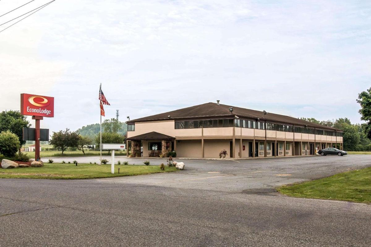Econo Lodge - Housity