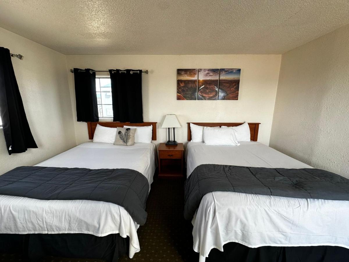 071A Private Studio near South Rim Sleeps 6- No Kitchen - Housity