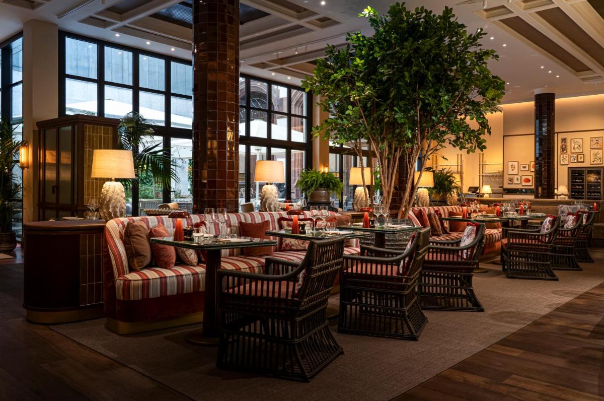 Ein Restaurant oder anderes Speiselokal in der Unterkunft Brunfels Hotel, in the Unbound Collection by Hyatt