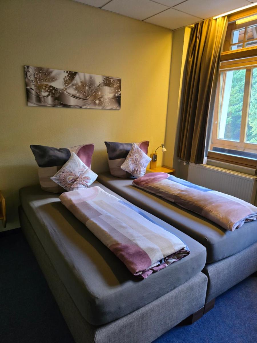 Gasthaus Pension DÖRENKRUG - Restaurant - Housity
