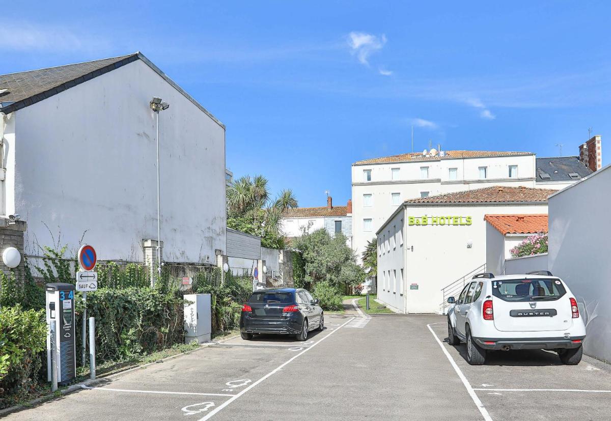 B&B HOTEL Les Sables-d'Olonne Centre Gare - Housity