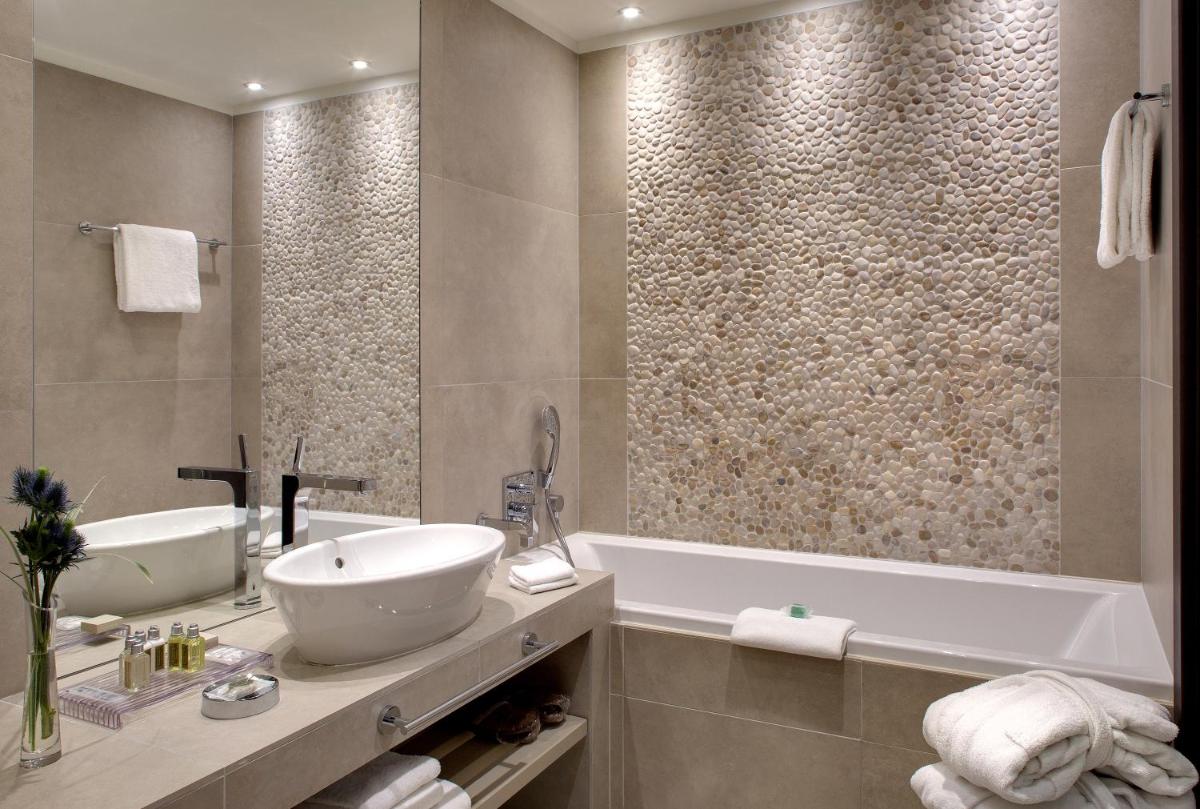 Salle de bains dans l'établissement Hôtel Ermitage