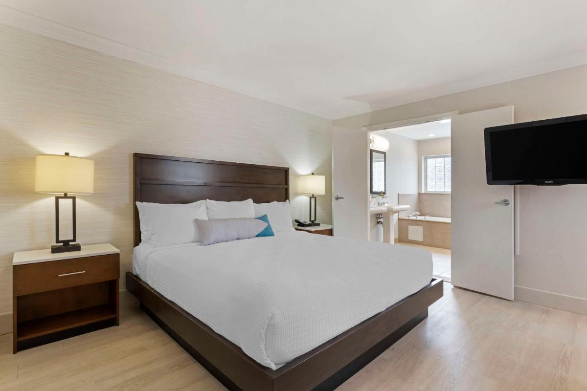 Best Western Plus All Suites Inn - Housity
