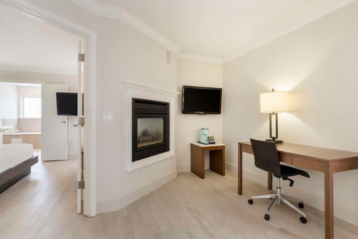 Best Western Plus All Suites Inn - Housity