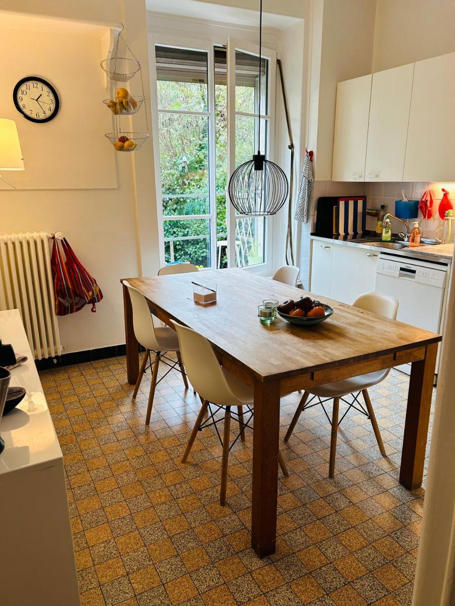Grande chambre au bord du lac - Housity