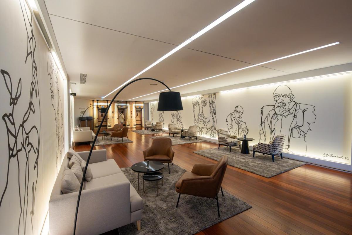 Uma área de estar em Gaia Residence