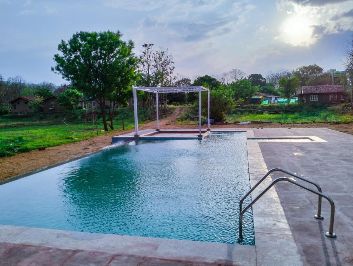 WOW STAYZ2 Pachmarhi Foothill Cottages - Housity