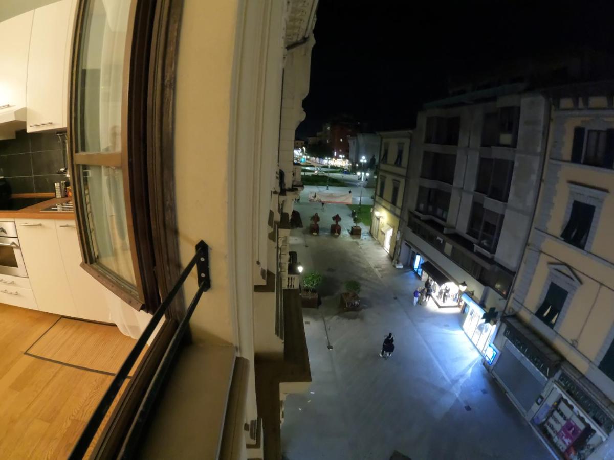 Five Roses Bed & Breakfast - Housity