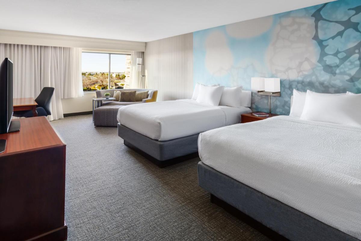 Courtyard by Marriott Roseville Galleria Mall/Creekside Ridge Drive - Housity