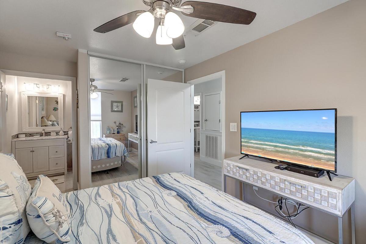 A Change In Latitude GC1009 - Housity