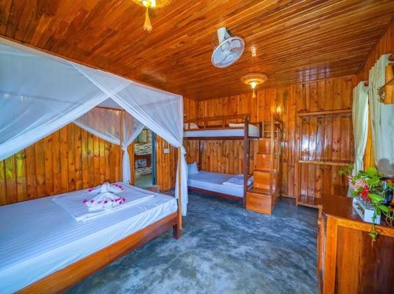 Jungle Boss Travel Lodge - Housity