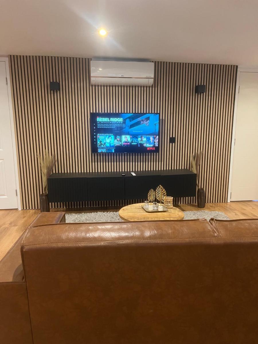 Hotel Buren - Housity