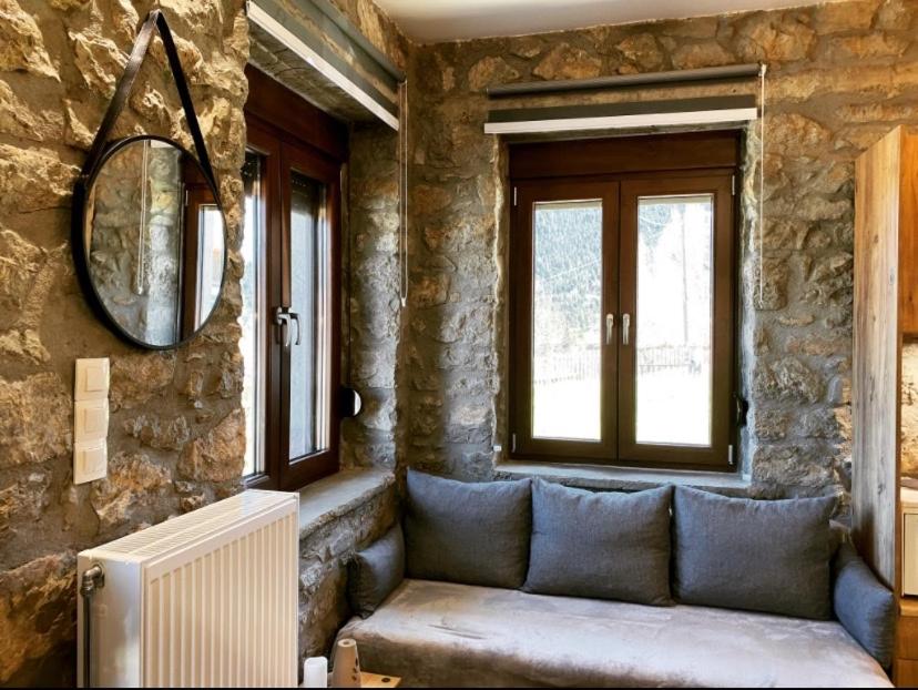 ΧΑΡΟΥΛΑ STUDIO - Housity