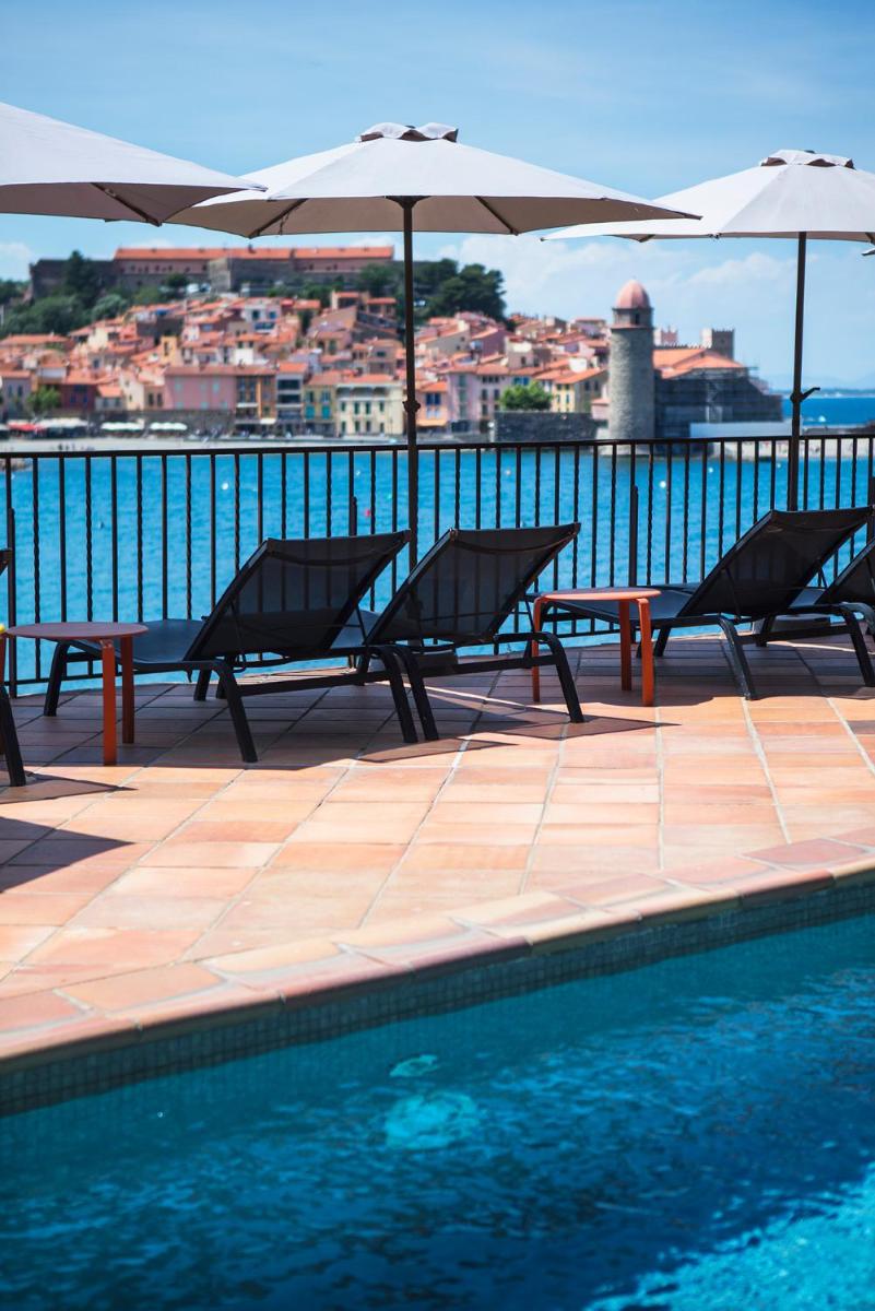 Piscine de l'établissement Le Relais Des Trois Mas ou située à proximité