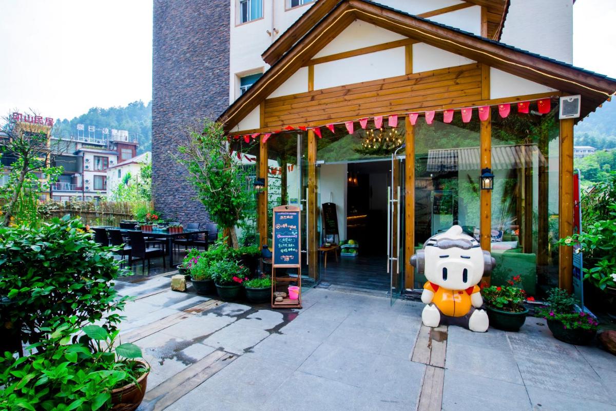 Zhangjiajie Forest Park Youth Hostel - Housity